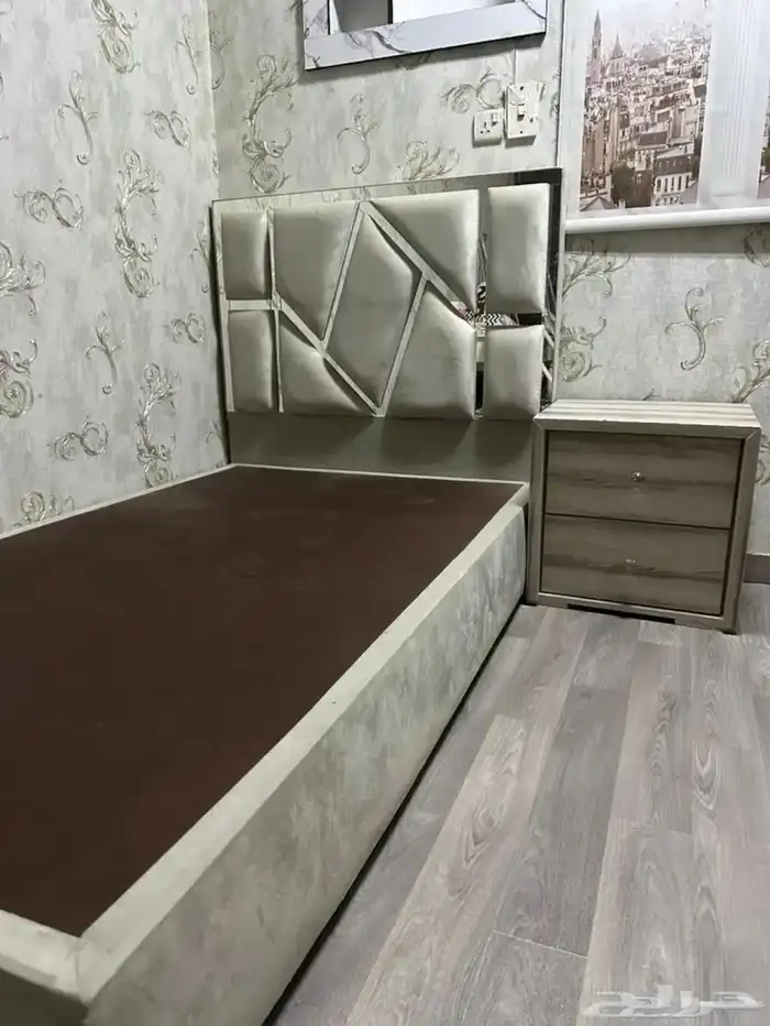 سرير نفر و نص مع كومدينه 0