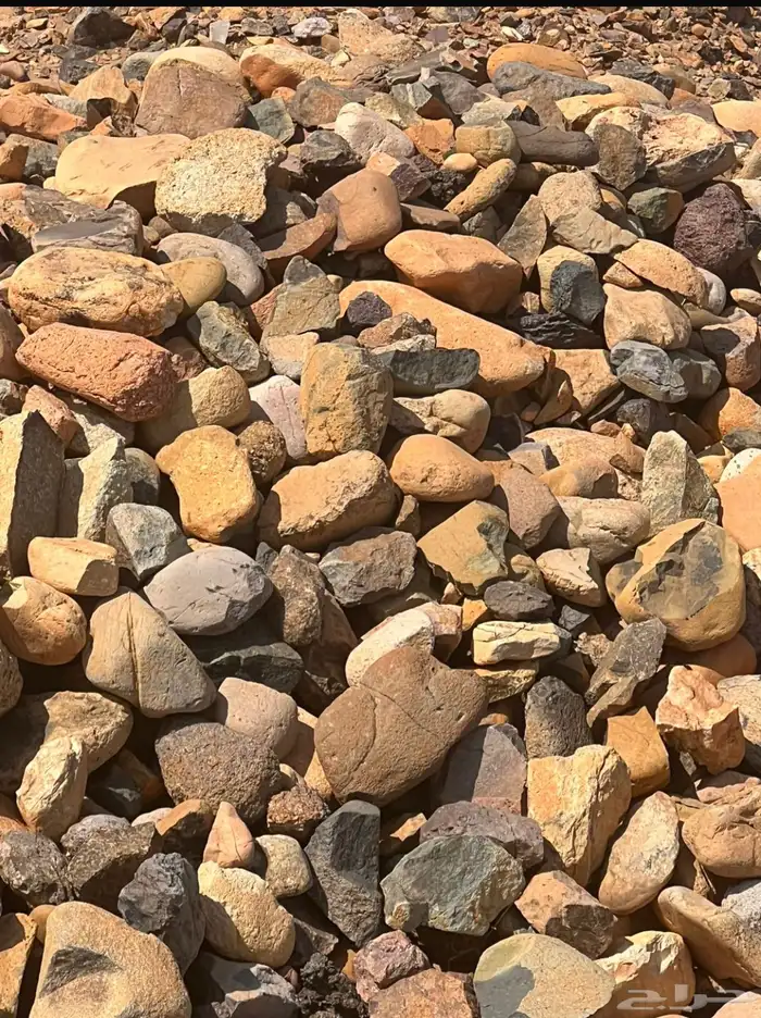 حجر ملون طبيعي بجودة عالية 5