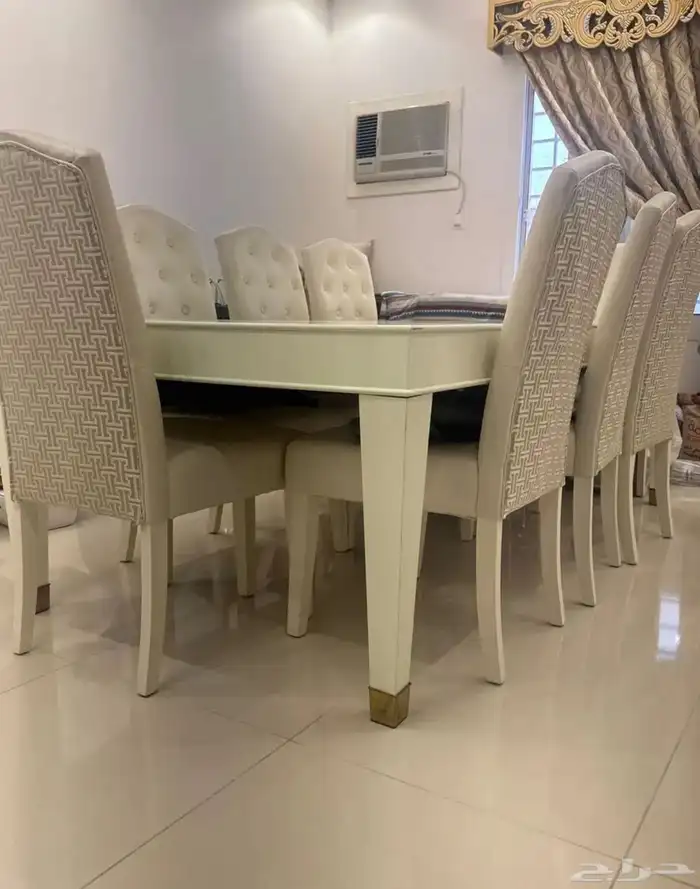 طاولة طعام 2