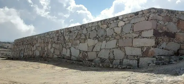 معلم حجر كبير صغير رباريب تلبيسات وجميع انعواع شغل الحجر 1