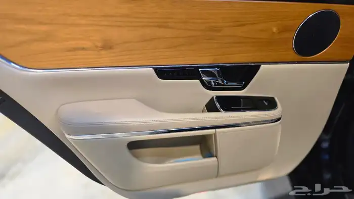 جاكور 2013 XJ 10
