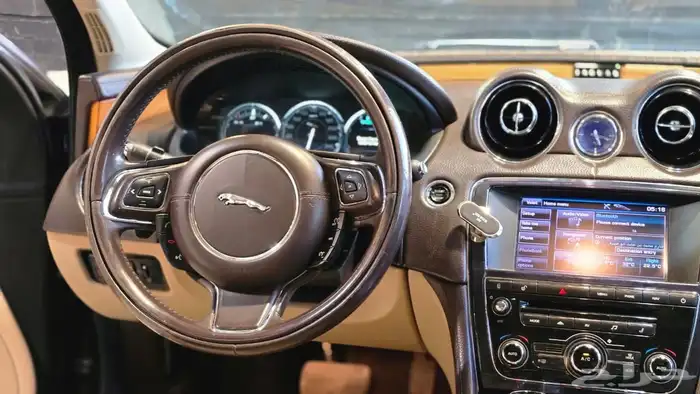 جاكور 2013 XJ 9