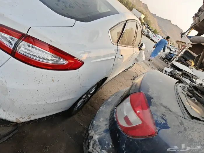 سلام عليكم ورحمة الله وبركاته يوجد لدين قطع غيار سيارات فورد 1