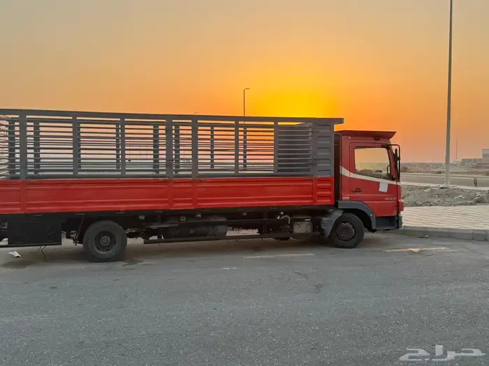 لوري سته متر ونص. 6متر ونص للايجار ومشاوير داخليه جده دين 1