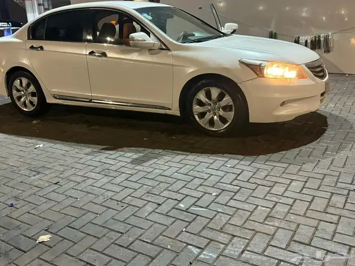 للبيع اكورد مفحوصه بحاله جيدة للجادين التواصل واتس 2