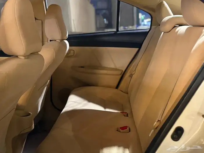 سيارة يارس 2016 18