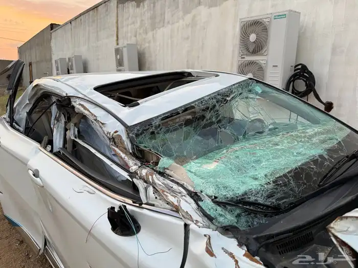 كامري 2019 هايبرد مصدوم 8