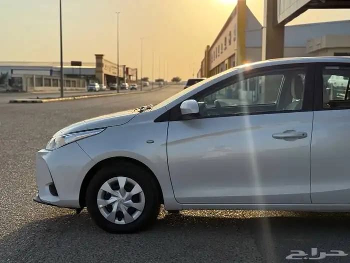 تويوتا يارس 2022 1.5 1