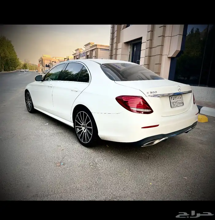 مرسيدس E300 موديل 2019 نظيفة شررط 2