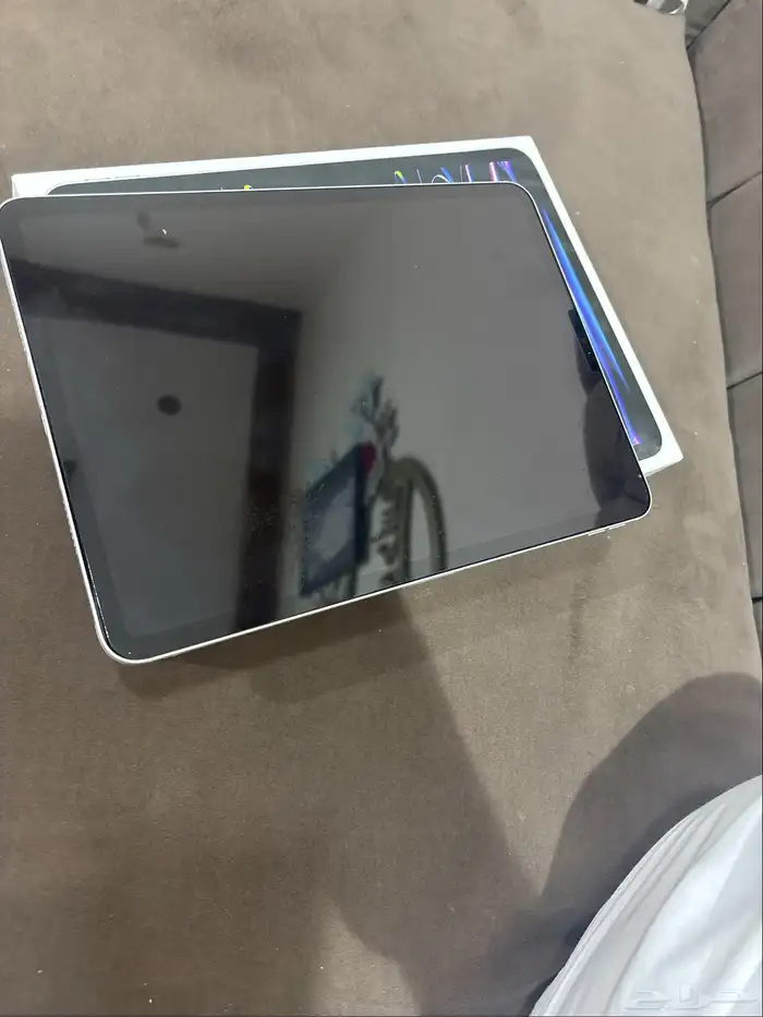 ايباد m2جديد م اخذ ثلا شهور والله وضمانه باقي 0