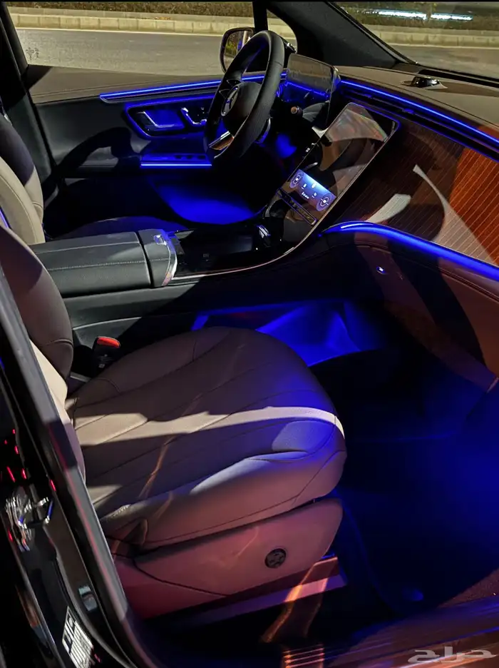 Mercedes EQE 500 SUV 10