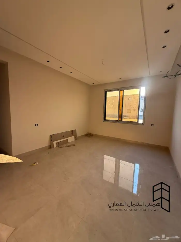 للبيع روف علوي حي البوادي 8