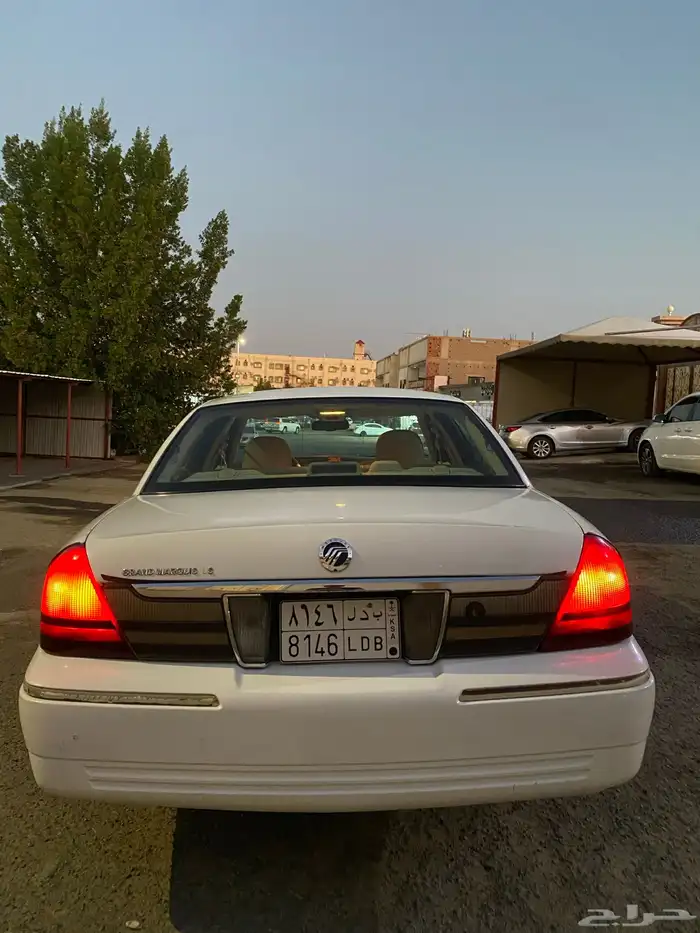 فورد جراند ماركيز 2009 سياره نظيفه مره 10