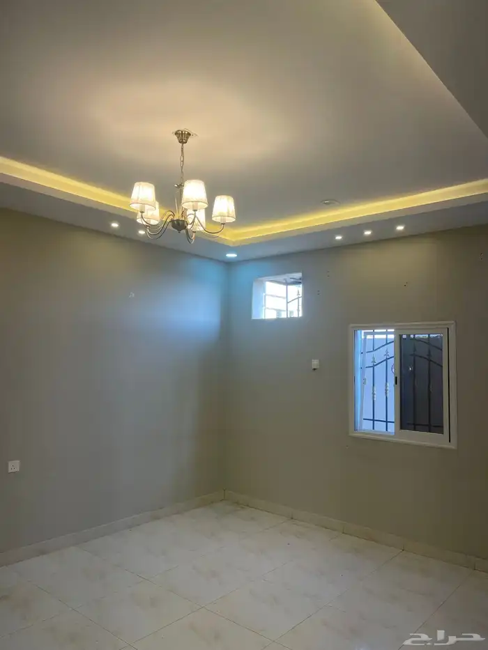 شقة ارضية مستقلة واسعة بمساحة دور قريبة من كوبري المطار 4