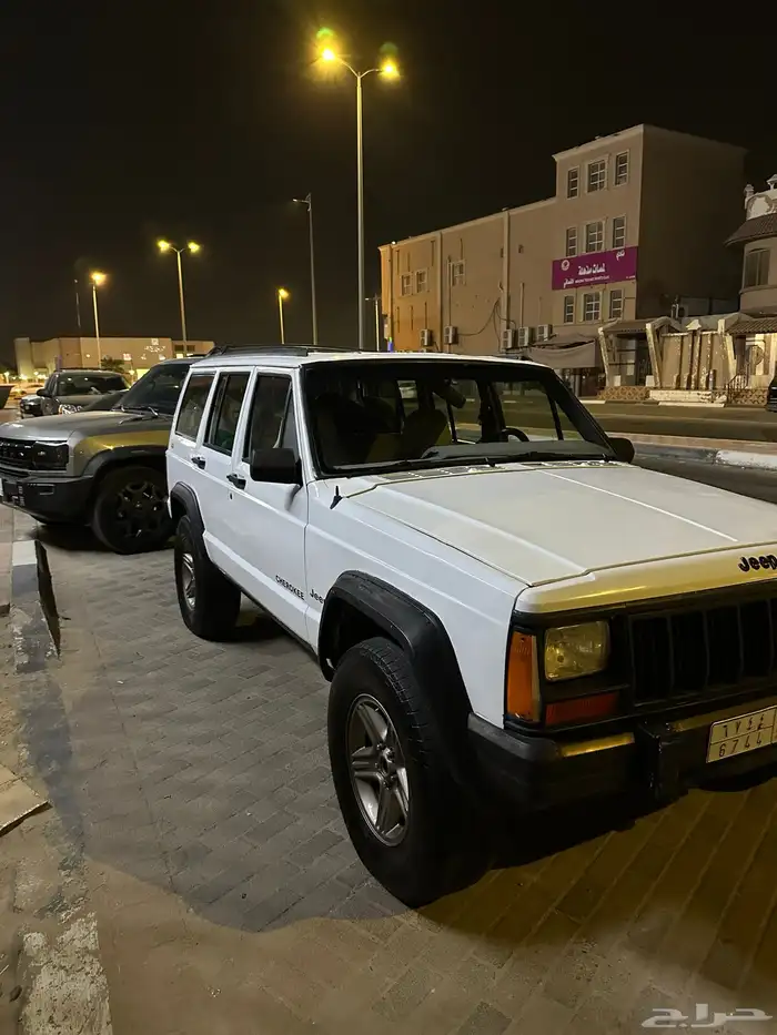 للبيع جيب شروكي 1