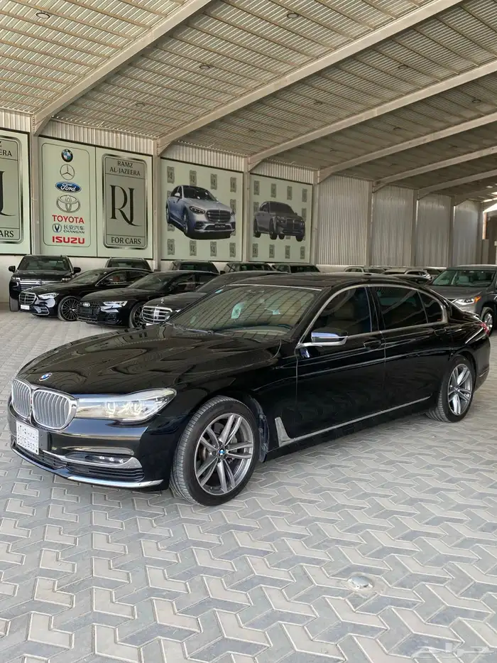 BMW 730i 2018 مخزن 1