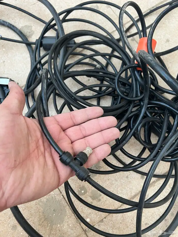 الحديدة الفاصلة بين الصف الثالث والثاني باترول 2002 3