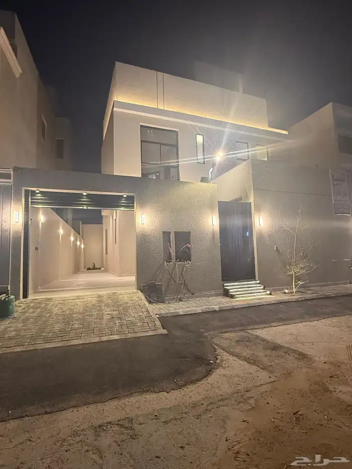 دور أرضي للبيع في حي البيان 7