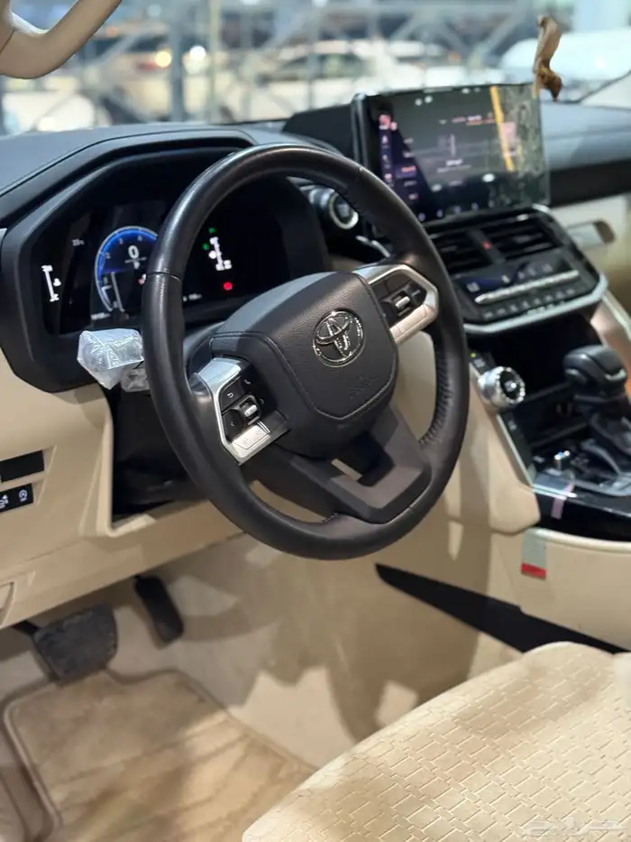 تويوتا لاندكروزر ( GXR-L2 ) 2025 سعودي ماشي ( 18 الف ) 7