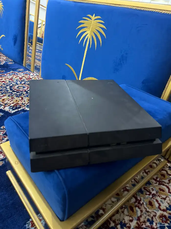 سوني 4 مستعمل الاستخدام ثلاث شهور معها كامل أغراضه معه يد 0