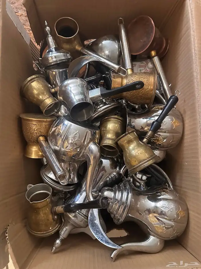 مجموعة أباريق ودلال وكاسات مستعملة للبيع 1