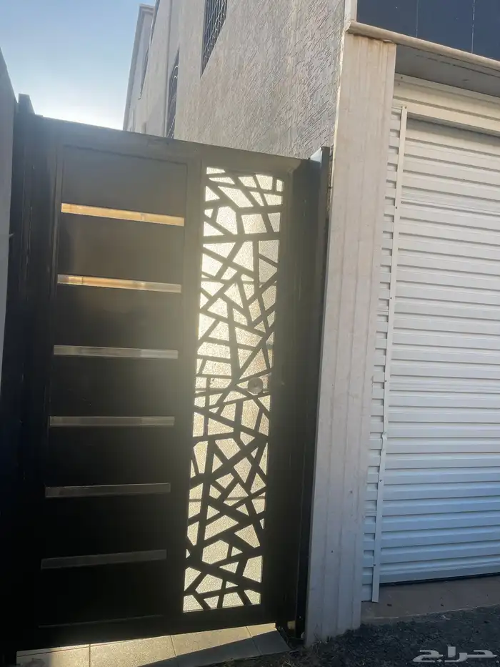 شقة ارضية مستقلة واسعة بمساحة دور قريبة من كوبري المطار 8