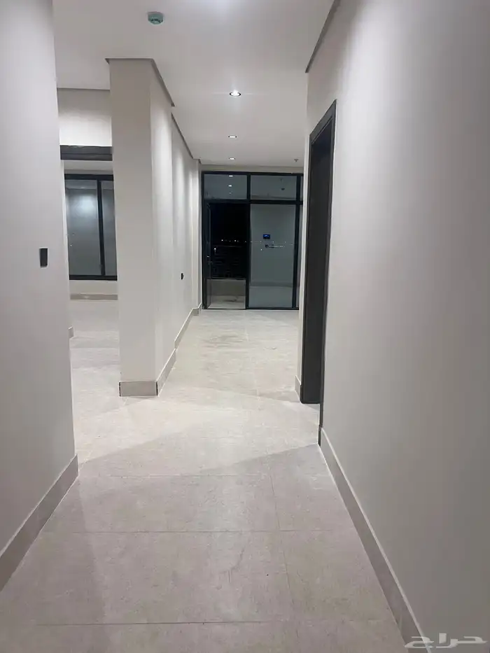 شقة جديدة للإيجار   حي الشعلة 11