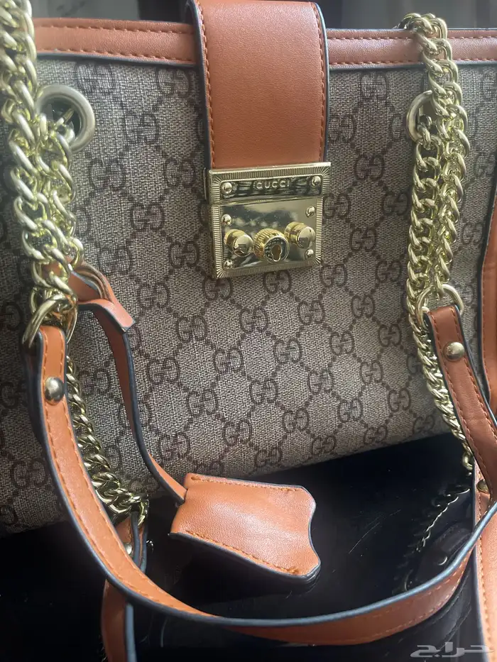 شنطة Gucci شبه جديدة 1