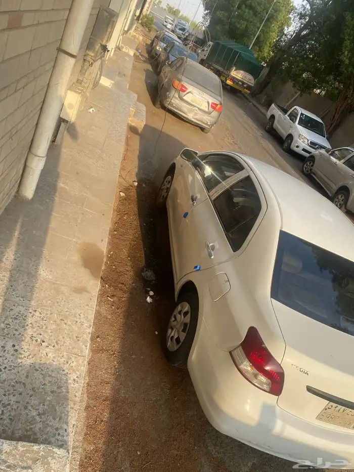 سياره يارس موديل 2009 للبيع 2