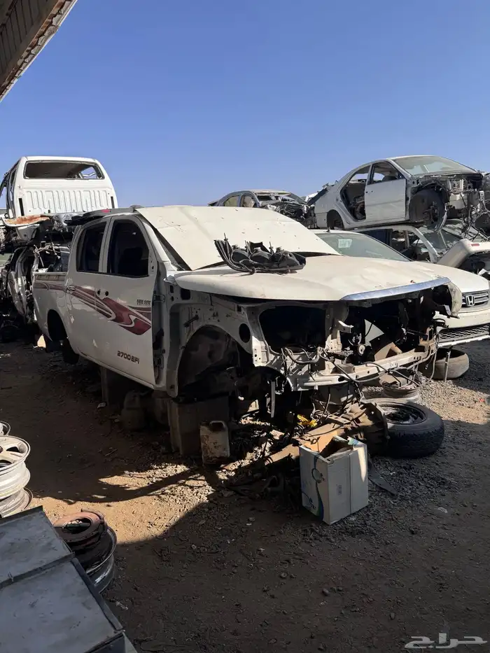 هايلكس 2016 بنزين للتشليح قطع غيار فقط . 1