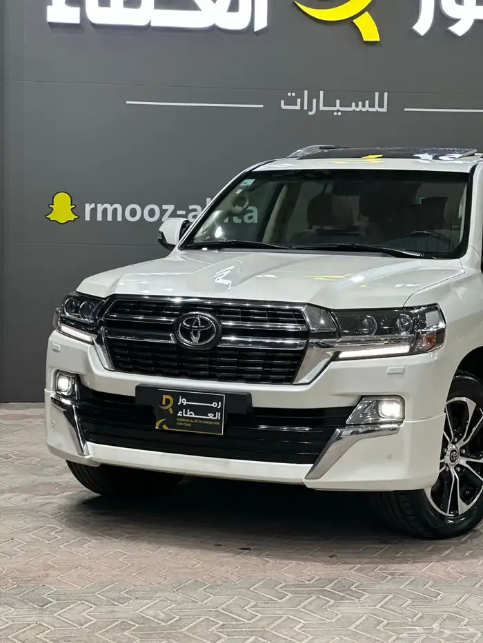لاندكروزر GXR جراند تورنق - عداد 40 الف - 2021 - 8 سلندر 2