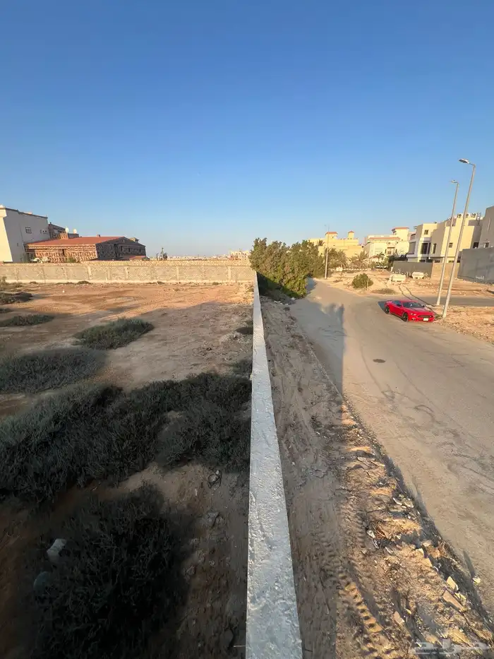 للبيع ارض مخطط باسهل حي اللؤلؤ مقسومه نصين مس 336 على حديقه 5