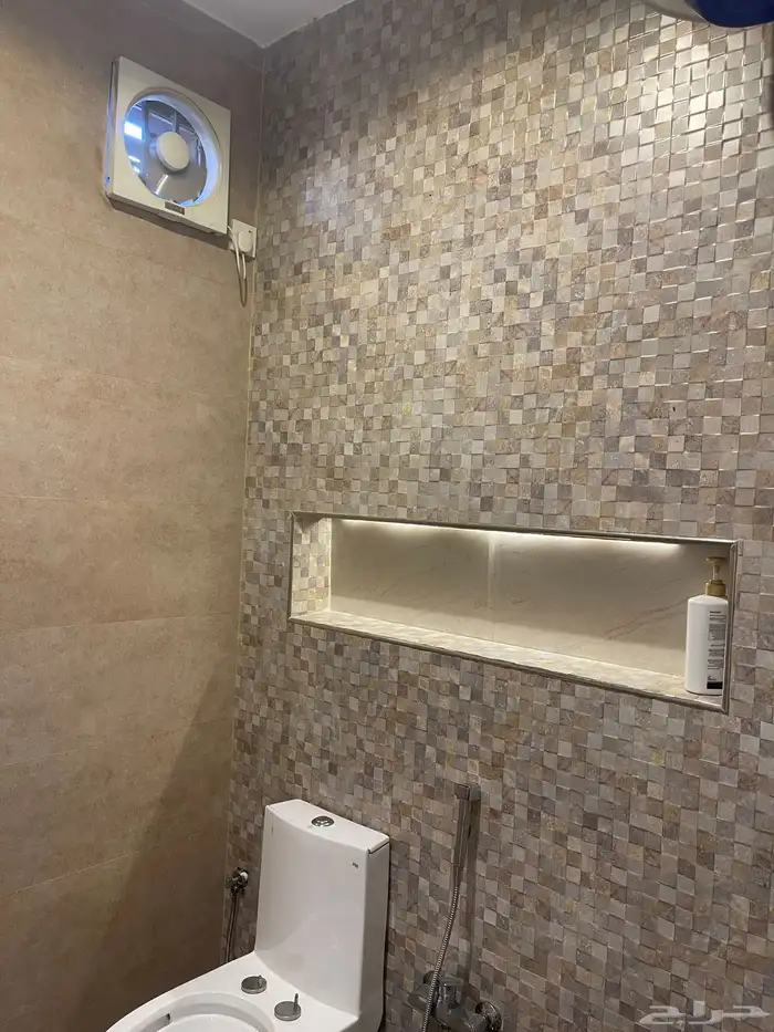 شقة ارضية مستقلة واسعة بمساحة دور قريبة من كوبري المطار 9