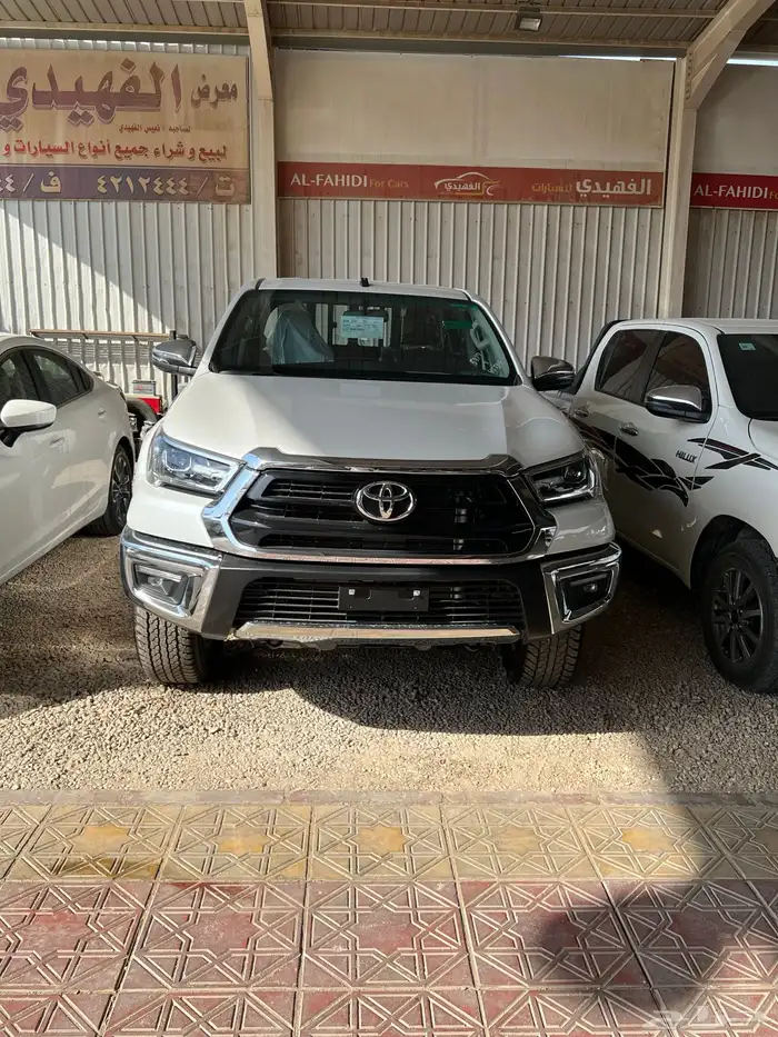 هايلوكس دبل بنزين قير عادي 2025 3