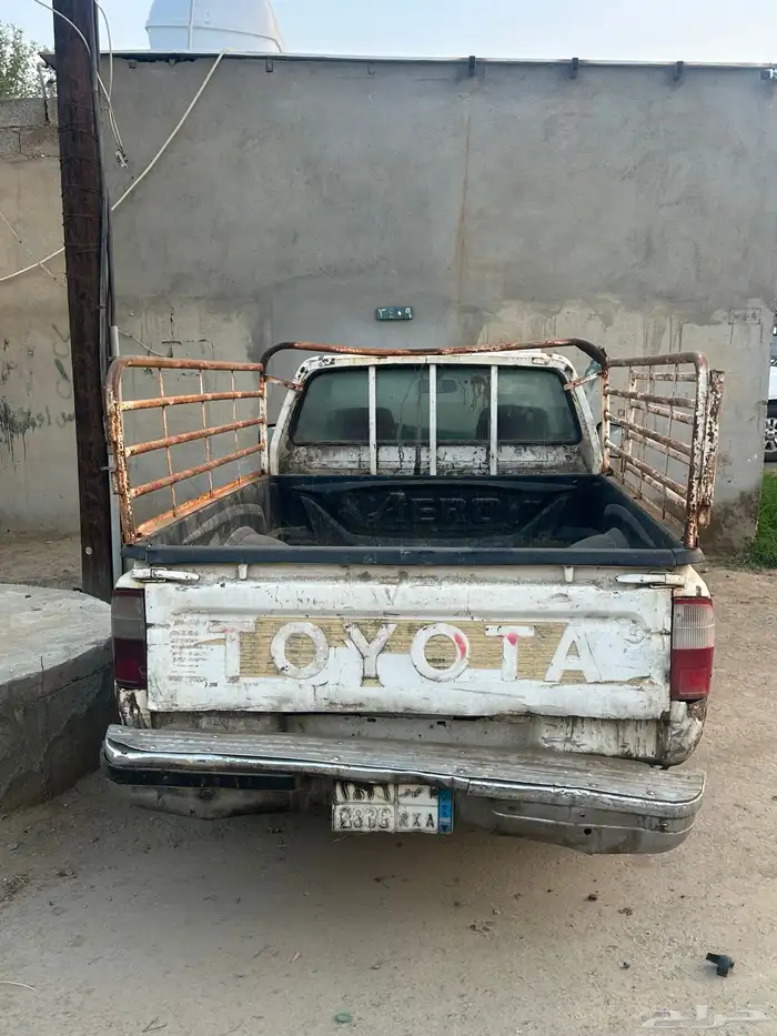 هايلوكس موديل 93 يمكن هذا الموديل الله أعلم أنا فقد أعلن و 6