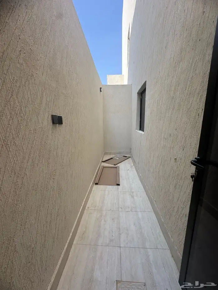 ادوار للبيع في حي الجنادرية شرق الرياض 17