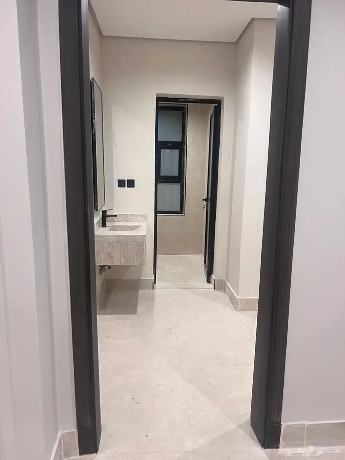 شقة جديدة للإيجار   حي الشعلة 4