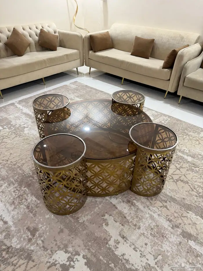 كنب مع الزل مقاس 3متر في 4 متر مع الطاولات 3