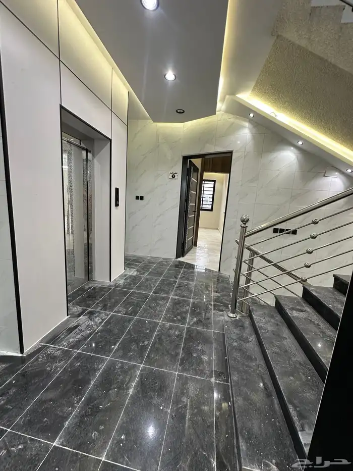 بمدينة أبها البديع شقه علوي درج داخلي على السطح بسعر 580ألف 4