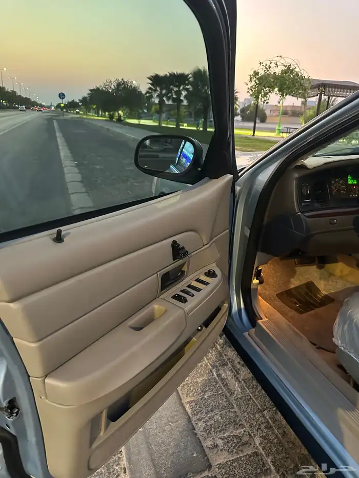 فورد فكتوريا 2011 11