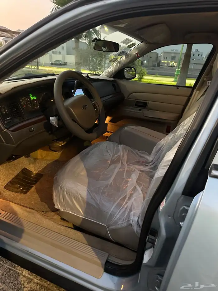 فورد فكتوريا 2011 10