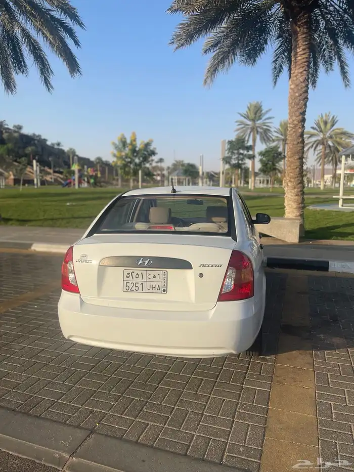 للبيع اكسنت 2010 1