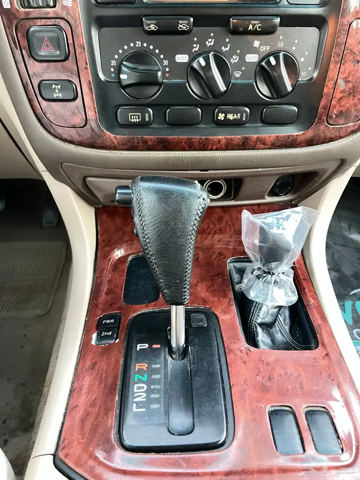 جيب VXR اللون فضي نظيف جدا بدي وكالة 20