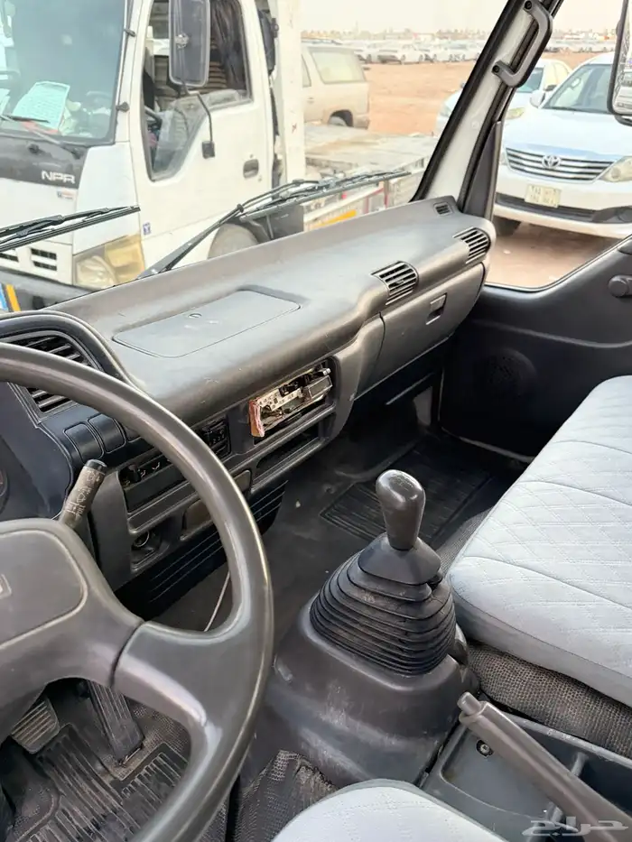 ايسوزو دينا 2000 - 6 مسمار شاص طويل عداد 233 الف نظيف جدا 9