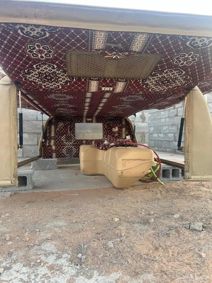 طربال شاص. وادراج. نظيف للبيع. فيه قطع بسيط في الطربال 0