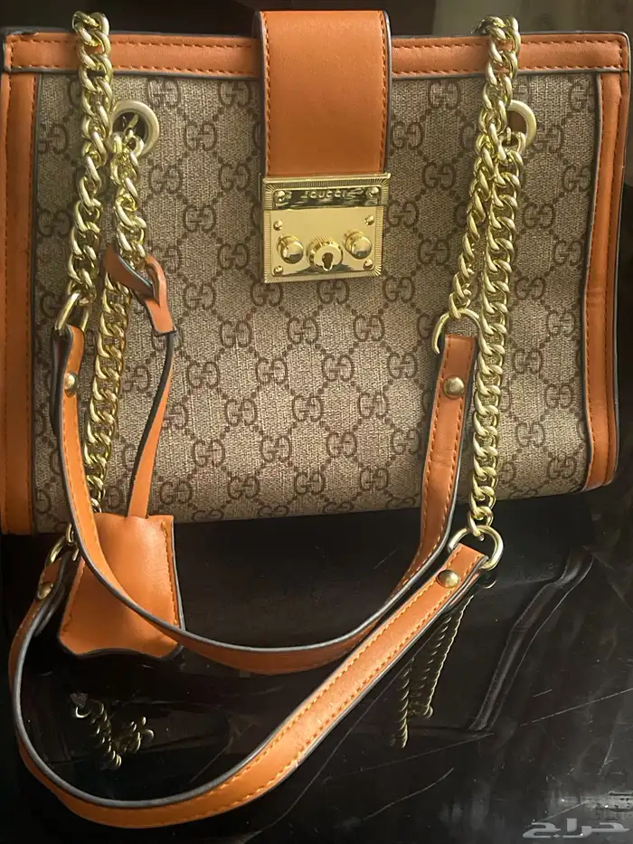 شنطة Gucci شبه جديدة 0