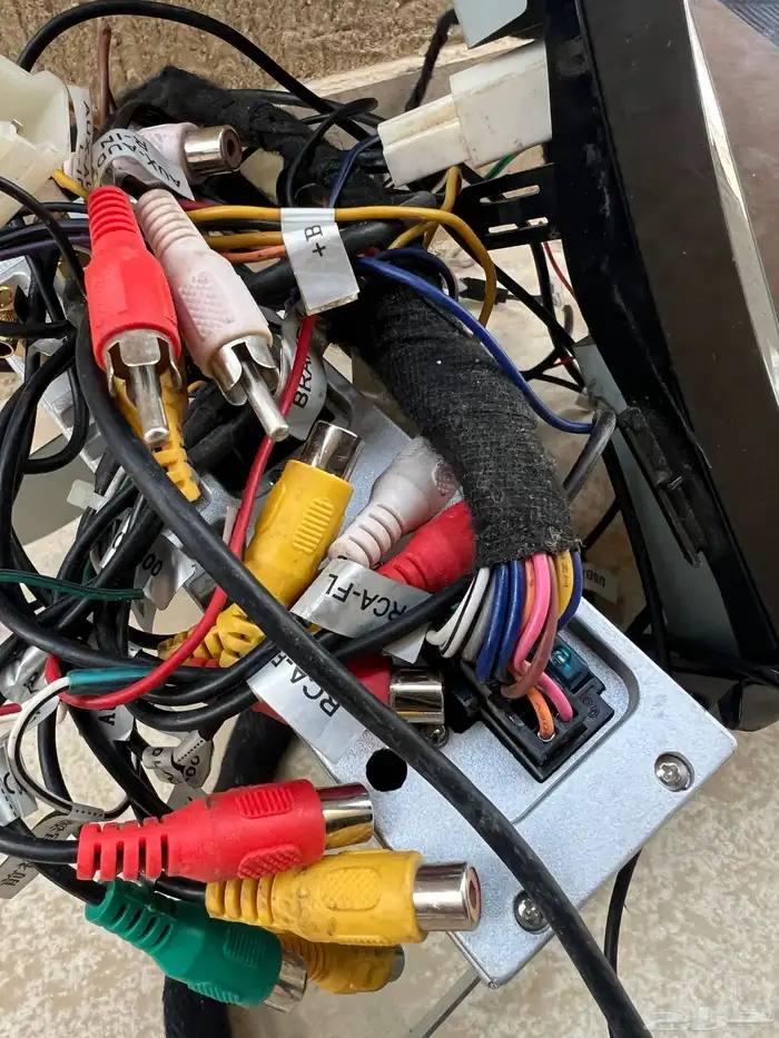 شاشة لاندكروزر من 2008الى 2015 ار ام 15 انش 2