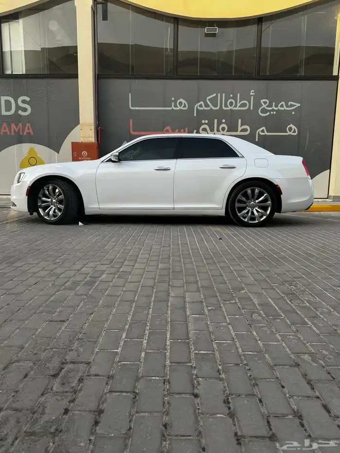 كرايسلر 8 سلندر أبيض 9