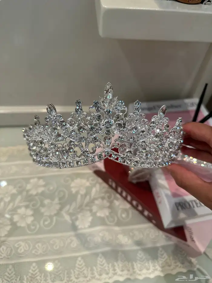 تيجان عروس جديده أبيع الواحد ب70 ريال 1