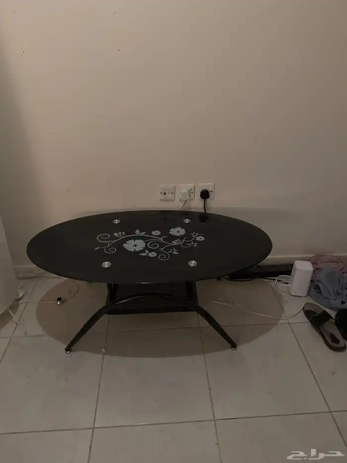 طاولة تلفزيون للبيع 0